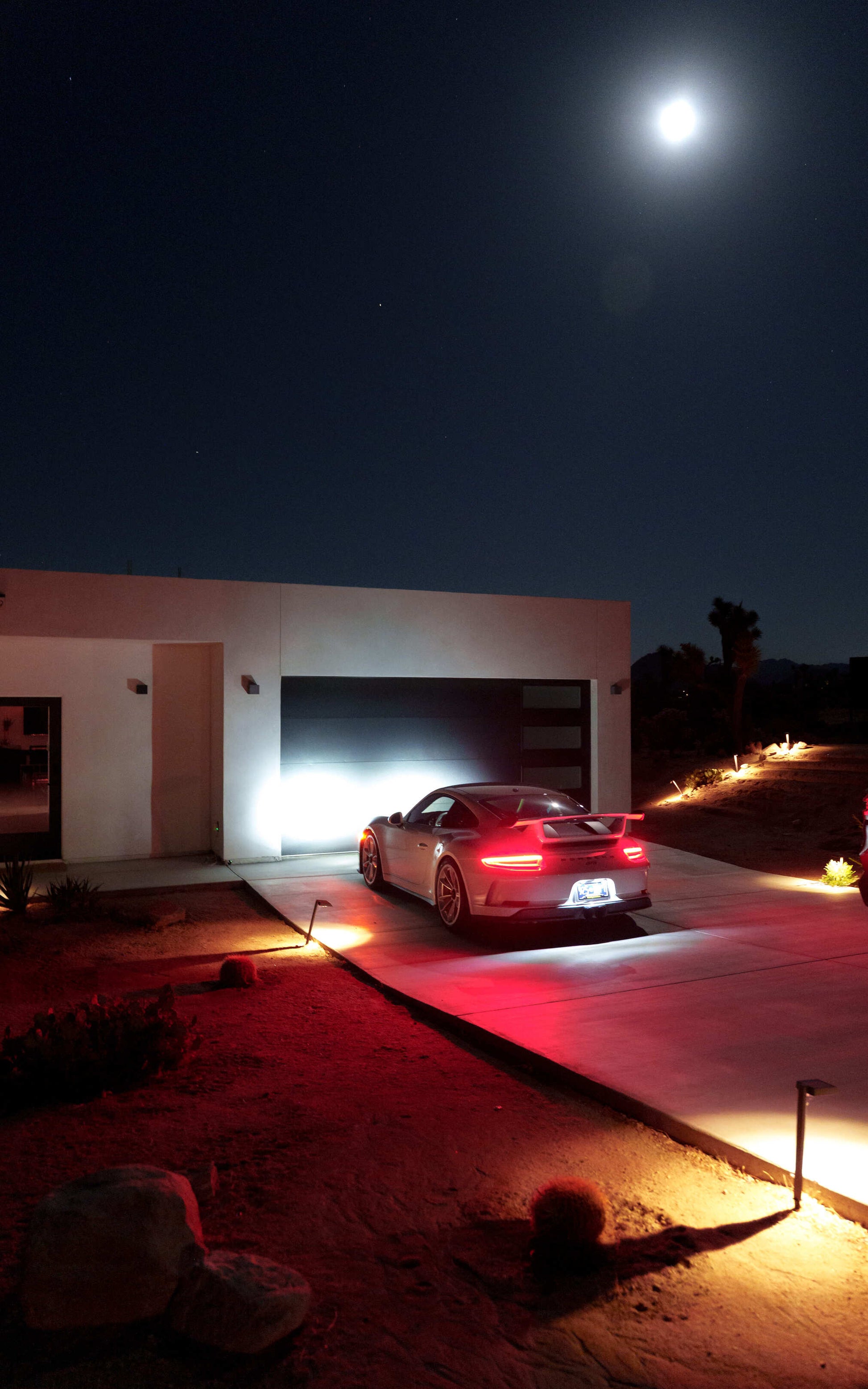 Photo of a 911 GT3 parked in Joshua Tree at night